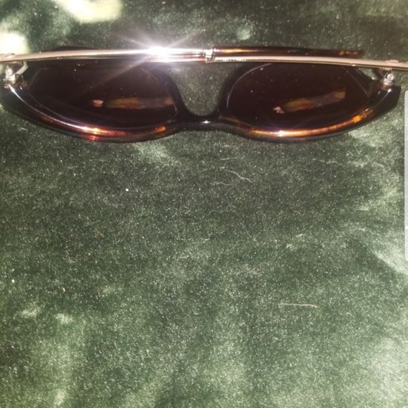 Guess GU7469 52F Women's Sunglasses - Picture 2 of 5